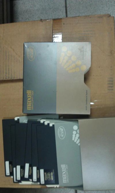 Лот: 3151948. Фото: 1. Диски компьютерные Maxell 5 дюймов... CD, DVD, BluRay