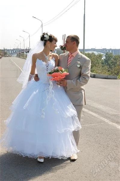 Лот: 999880. Фото: 1. Свадебное платье. Другое (свадебная мода)