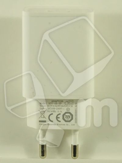 Лот: 18912121. Фото: 1. Сетевое зарядное устройство USB... Зарядные устройства, блоки питания, адаптеры сетевые для смартфонов