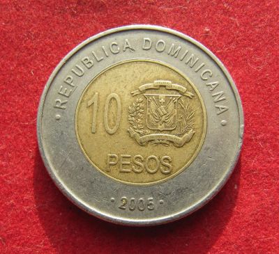 Лот: 19640891. Фото: 1. Доминикана 10 песо, 2005 г. Остальные страны