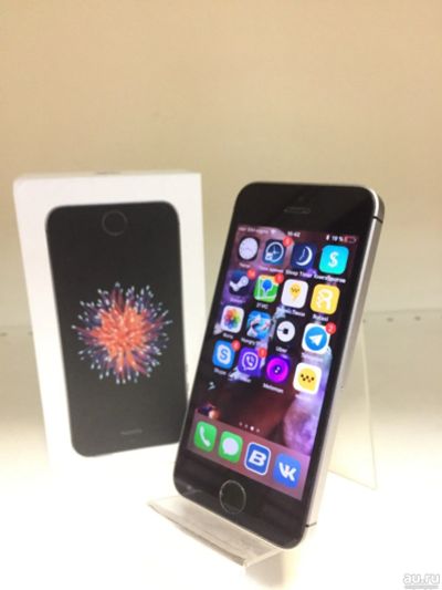Лот: 13664465. Фото: 1. Смартфон Iphone SE 32Gb. Смартфоны