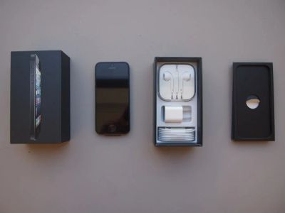 Лот: 5433374. Фото: 1. iPhone 5 16 gb !Черный НОВЫЙ !. Смартфоны