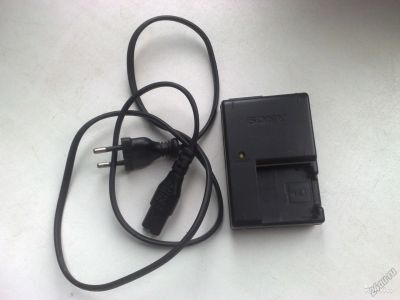Лот: 5857193. Фото: 1. Зарядное устройство Sony BC-CSGD. Аккумуляторы, зарядные