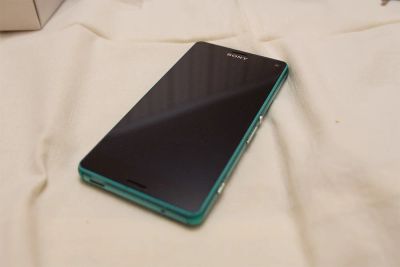Лот: 8934216. Фото: 1. Sony Xperia Z3 Compact зеленый. Смартфоны