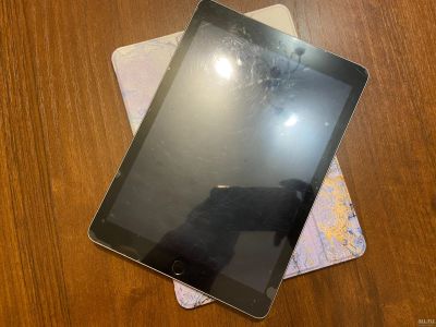 Лот: 17213453. Фото: 1. Apple iPad 2017. Планшеты