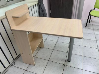 Лот: 16355535. Фото: 1. Стол маникюрный 1200₽. Оснащение парикмахерских, салонов красоты