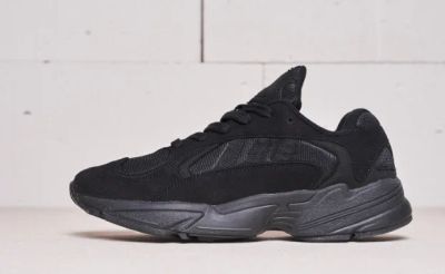 Лот: 12050705. Фото: 1. Кроссовки Adidas Yung. Кеды, кроссовки, слипоны