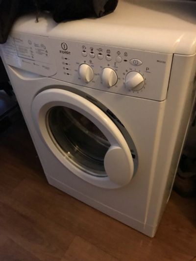 Лот: 12993418. Фото: 1. Стиральная машина Indesit WIUL... Стиральные машины