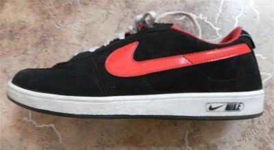 Лот: 964528. Фото: 1. Nike новые!!Срочно!!Дешево!!. Кеды, кроссовки, слипоны