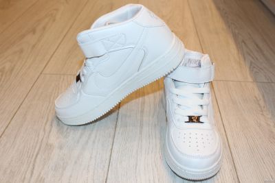 Лот: 13444348. Фото: 1. Кроссовки Nike, Нат.кожа/белый... Кеды, кроссовки, слипоны