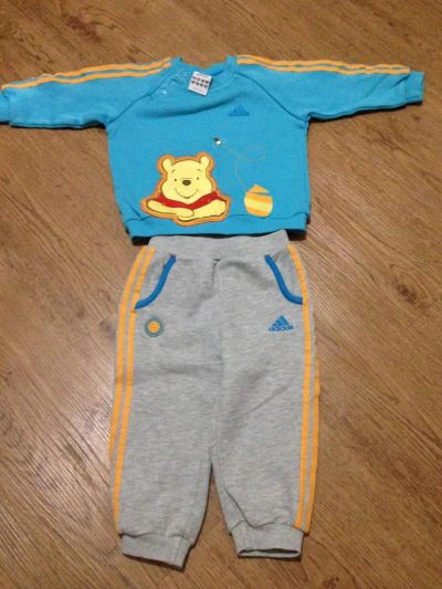 Лот: 8130306. Фото: 1. костюм Adidas с Винни, оригинал. Костюмы, пиджаки, комбинезоны
