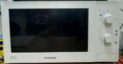Лот: 11151908. Фото: 1. Микроволновая печь Samsung ME-712BR. Микроволновки, мини-печи