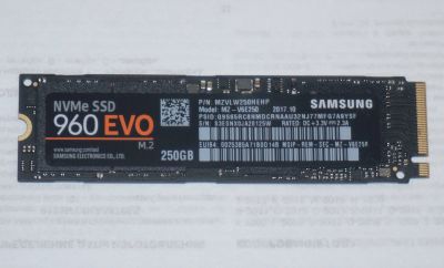Лот: 18728350. Фото: 1. ssd m.2 накопитель samsung 960... SSD-накопители