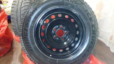 Лот: 10374077. Фото: 1. Bridgestone Ice Cruiser 7000 215... Шины на дисках