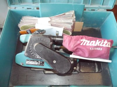 Лот: 7380422. Фото: 1. Ленточная шлифмашина 650 Вт, Makita... Электроинструмент