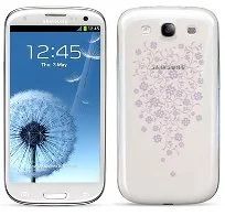 Лот: 4735421. Фото: 1. Смартфон Samsung S3 mini La'Fleur. Смартфоны