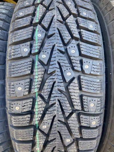 Лот: 20850354. Фото: 1. Зимняя резина 205/55 R-16 " Nokian... Шины