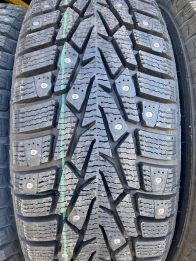 Лот: 20850405. Фото: 1. Зимняя резина 205/55 R-16 " Nokian... Шины