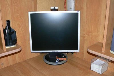 Лот: 705894. Фото: 1. Монитор Samsung SyncMaster 940n. ЖК-мониторы