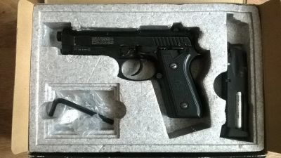 Лот: 4590262. Фото: 1. SW Beretta 93 4.5 .177. Пневматическое оружие