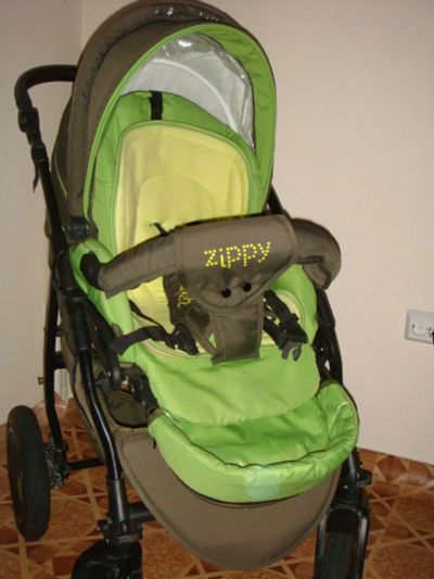 Лот: 9575814. Фото: 1. коляска Tutis Zippy 2 в 1. Коляски