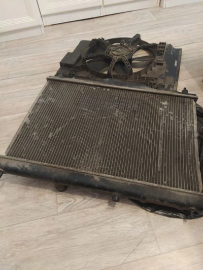 Лот: 18684941. Фото: 1. Радиатор на Nissan Tiida c11. Двигатель и элементы двигателя