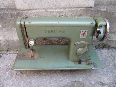 Лот: 20657360. Фото: 1. Швейная машинка Veritas. Швейная, вязальная