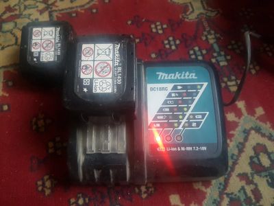 Лот: 14328321. Фото: 1. Аккумулятор makita и зарядное. Электроинструмент