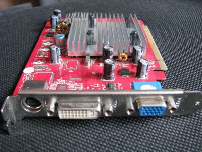 Лот: 17360118. Фото: 1. Видеокарта GeForce 6200TC. Видеокарты