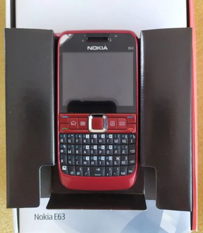 Лот: 17274010. Фото: 1. Смартфон Nokia E63 красный. Смартфоны