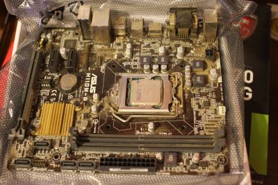 Лот: 16958976. Фото: 1. Материнская плата Asus H110M-R... Материнские платы