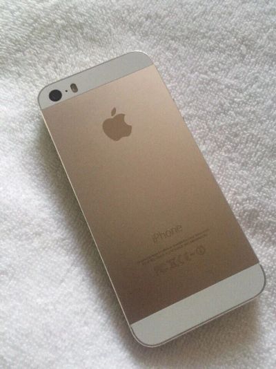 Лот: 10618209. Фото: 1. IPhone 5S 16gb gold. Смартфоны