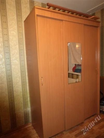 Лот: 2475587. Фото: 1. шкаф-купе трехстворчатый с зеркалом... Шкафы, шкафы-купе