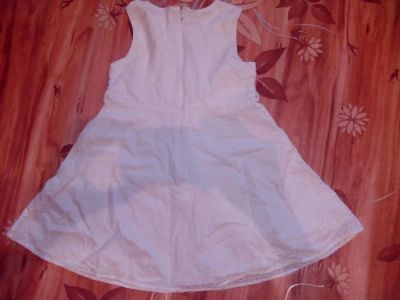 Лот: 7970404. Фото: 1. Белое платье на девочку. Платья, сарафаны