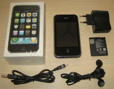 Лот: 1056181. Фото: 1. iPhone i9 3GS WiFi 2sim JAVA Bluetooth... Кнопочные мобильные телефоны