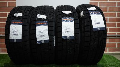 Лот: 23595882. Фото: 1. Зимние нешипованные шины Formula... Шины
