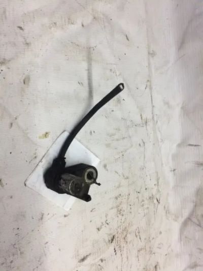 Лот: 21412561. Фото: 1. датчик abs Mazda Demio DW3W, DW5W. Двигатель и элементы двигателя