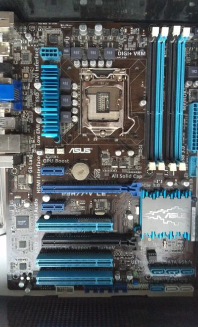 Лот: 9149909. Фото: 1. Материнская плата asus P8H77-V... Материнские платы