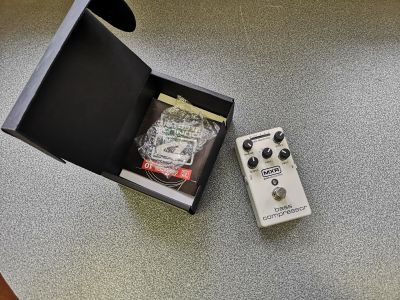 Лот: 18736115. Фото: 1. MXR bass compressor M87 (басовый... Гитарные эффекты и комбоусилители