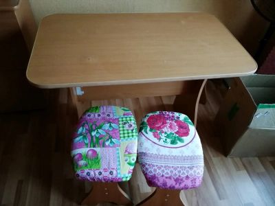 Лот: 12713618. Фото: 1. стол и табуретки. Столы, стулья, обеденные группы