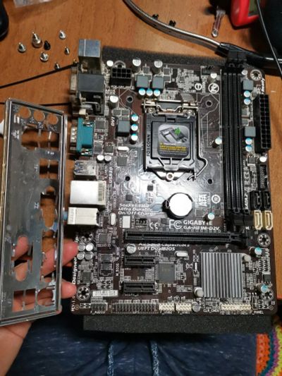 Лот: 16534706. Фото: 1. Gigabyte ga-h81m-d2v. Материнские платы