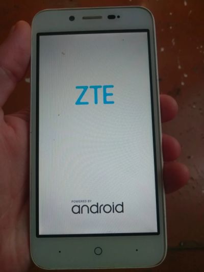 Лот: 25770463. Фото: 1. Zte blade L4. Кнопочные мобильные телефоны