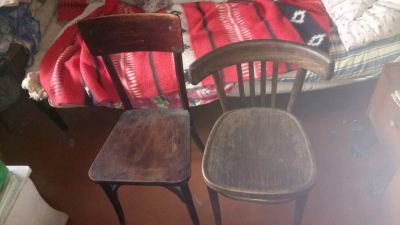Лот: 12128925. Фото: 1. Два старых стула. Предметы интерьера и быта