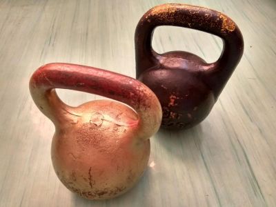 Лот: 9267461. Фото: 1. Гири(гиря) 16 кг., две штуки... Гири