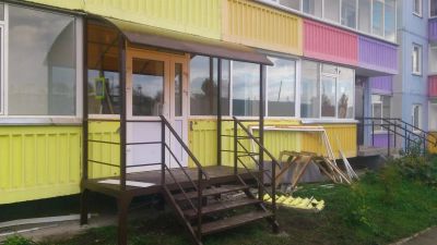 Лот: 3689612. Фото: 1. крылечко с навесом. Лестницы, перила, балясины