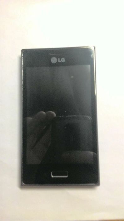 Лот: 6608903. Фото: 1. LG L5 E612 black. Смартфоны