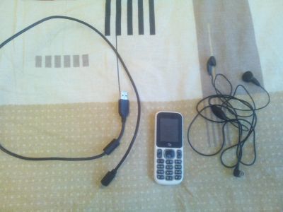 Лот: 12651667. Фото: 1. Породам телефон fly DS105D. Чехлы, бамперы
