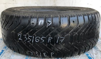 Лот: 14556657. Фото: 1. Шина 235/65 R17 235/65/17 Goodyear... Шины