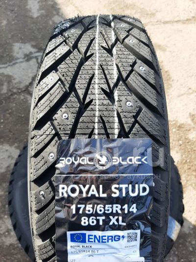 Лот: 23534265. Фото: 1. Зимняя резина 175/65 R-14 "Royal... Шины