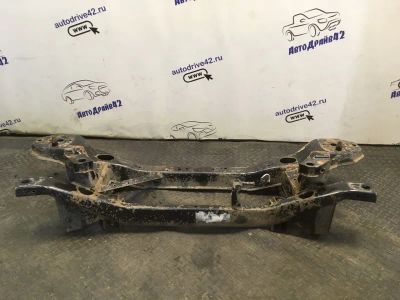 Лот: 21711532. Фото: 1. балка поперечная Ford Focus CB4. Двигатель и элементы двигателя